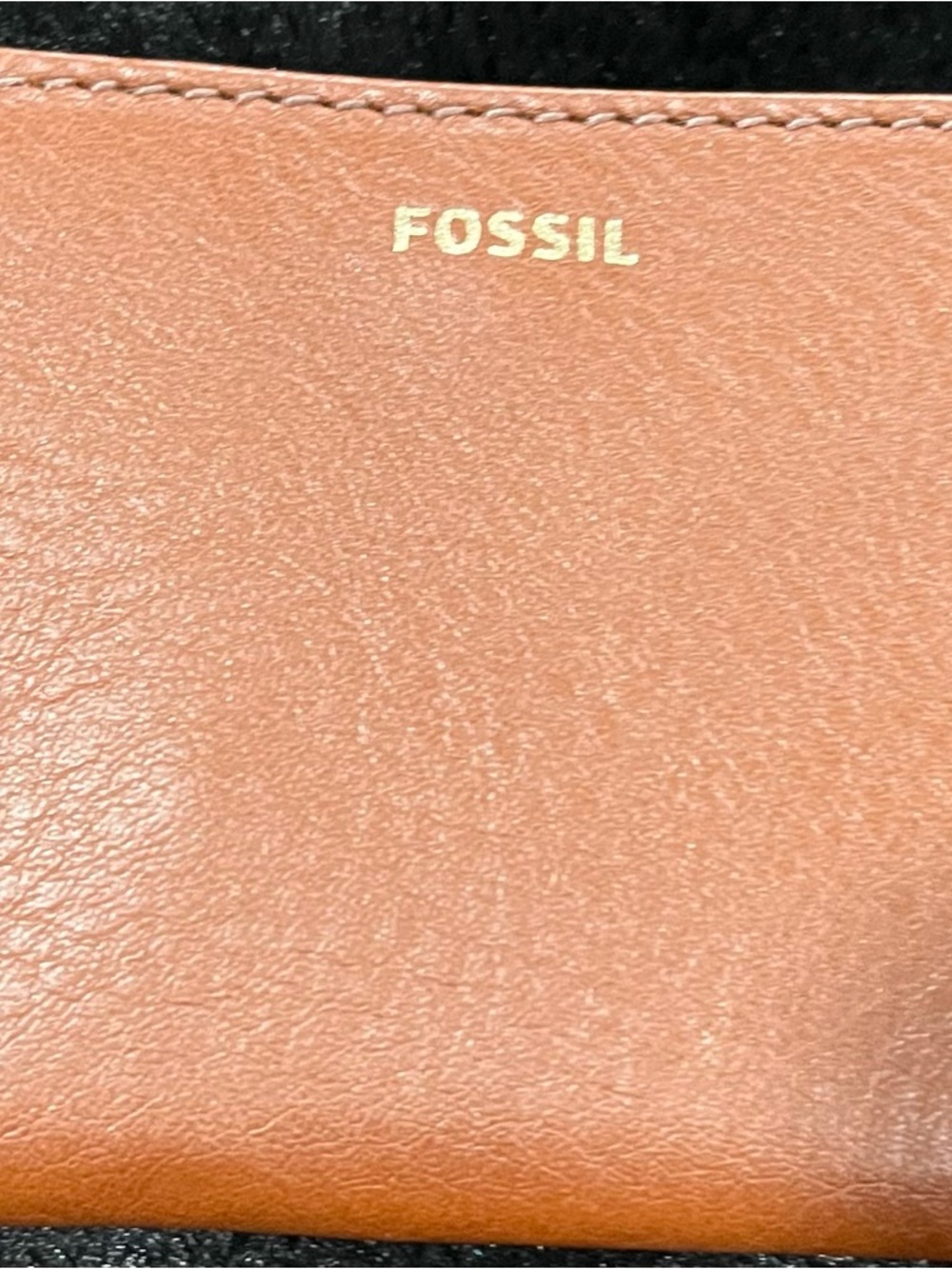 Fossil Women's bifold wallet with back zipper. Brand new with tags.